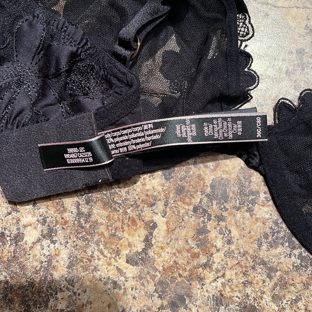 Woman’s bra - Picture 3 of 3
